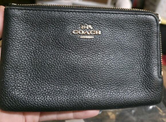 Coach Handbags - COACH Double Corner Zip WRISTLET BLACK Pebbled Leather Clutch Purse 2016